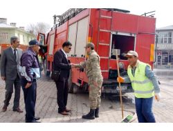 Bdp'li Belediyenin Bahar Temizliğine Askeri Araçlar Da Destek Verdi