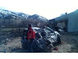 Tatvan’da Trafik Kazası: 3 Ölü, 4 Yaralı