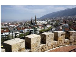 Liseli Gençlerin Tarihi Surlarda Esrar Partisi