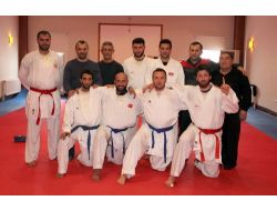 Erkek Karateciler Kartepe’de Form Tuttu