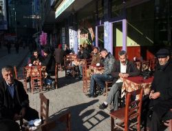 Iğdır'da Güneşli Hava Parkları Doldurdu