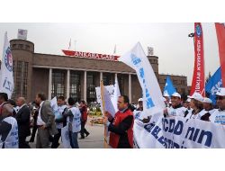 Demiryolu Çalışanları, Özelleştirmeye Karşı 6 Kilometre Yürüdü