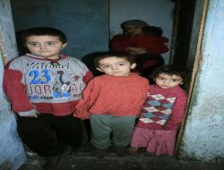 Harabe Gecekonduda Yaşayan Çocukların Dramı, Göz Yaşartıyor!.