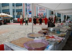 Etkin Kadınlardan Üniversiteli Kız Öğrenciler İçin Kermes