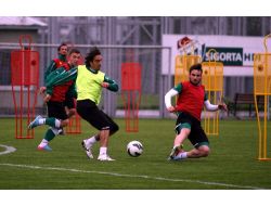 Bursaspor, Beşiktaş Maçı Hazırlıklarını Yağmur Altında Sürdürdü