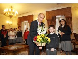 Minik Öğrencilerden Vali Harput’a Konser