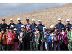 Cahit Nakıboğlu Minikleri, Polis Öğrencileri İle Birlikte Fidan Dikti