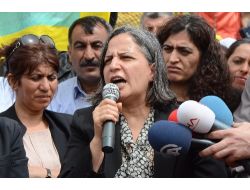 'Öcalan, Silahların Nasıl Bırakılacağı İle İlgili Yeni Bir Mektup Hazırlıyor'