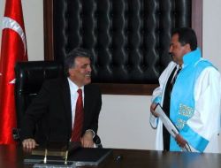 Cumhurbaşkanı Gül, Bitlis Belediyesi'ni Ziyaret Etti!