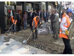 Gazi Caddesi Engellilere Uygun Hale Getiriliyor