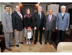 Ygs Türkiye İkincisi, Uşak Valisi Erden’i Ziyaret Etti