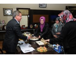 Kadınlar, Kaplıca Tatili İçin Çetin'e Teşekkür Etti