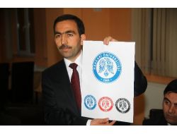 Hakkari Üniversitesi'nin Yeni Logosu Ters Lale Seçildi