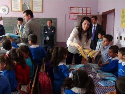 Bitlis'in Dağ Köyünde Görev Yapan Bayan Öğretmenlere Kaynak Holding Destek Çıktı