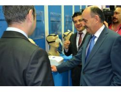 Bakan Müezzinoğlu Sağlık Fuarını Gezdi