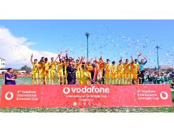 4. Vodafone Uluslararası Evrenseki Kupası, Villareal'in Oldu