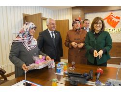 Gözleme Satarak Öğrenci Okutan Kadınlara Bakan Şahin’den Destek