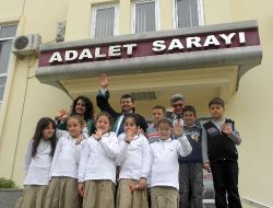 Kozan Burç Koleji Öğrencileri Avukatları Unutmadı