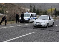 Nevşehir'de Kontrol Noktasından Kaçan Otomobil Kapanla Durduruldu