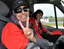 İngiltere’den Suriye’ye Ambulans Konvoyu