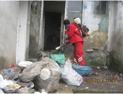 Şizofreni Hastasının Çöp Evini Belediye Ekipleri Temizledi