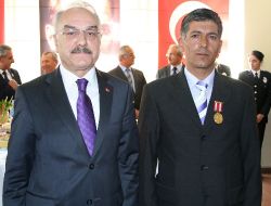 Polis Memuru Yazıcı’ya Devlet Övünç Madalyası Verildi