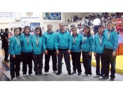 Wushu Şampiyonasında İzmir Yedi Türkiye Derecesi Aldı