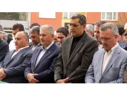 Bakan Yıldırım, Dayısının Cenazesinde Duygulu Anlar Yaşadı