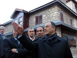 Turizm Sezonunda Side Antik Kent'e Sahte Turist Rehberi, Harita Satıcıları Sokulmayacak