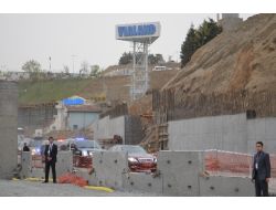 BAŞBAKAN VİALAND'DA!..