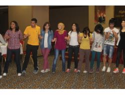 Şampiyon Hokeyciler Hıgway'de Eğlendi