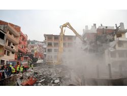 Rize'de Kentsel Dönüşüm İçin Yıkımlar Başladı