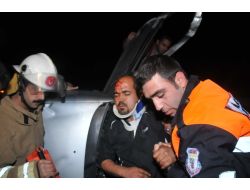 Ağaca Çarpan Sürücü Araçta Sıkıştı