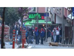 Molotof Bombası Atan Eylemcilere Polis Müdahalesi