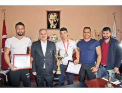 Türkiye Derecesi Yapan Sporcular Başkan Özgan'ı Ziyaret Etti