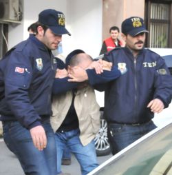 POLİS YOLSUZLUĞA "DUR" DEDİ!