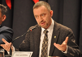 DARBEYİ, AKP HÜKÜMETİNE TERCİH EDERİM!