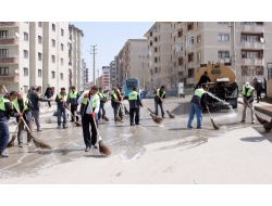 Palandöken Belediyesi Bahar Temizliği Yapıyor