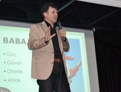 ‘baba Sevgisinden Yoksun Kızlar İlerde Babası Yaşındaki Kişilere İlgi Duyuyor’