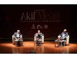 Milli Şair Akif'in Kur'an Meali Sempozyumda Ele Alındı