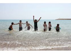 Havalar Isındı Çocuklar Soluğu Denizde Aldı