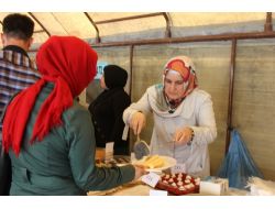 Cizre’de Fakir Öğrenciler İçin Düzenlenen Kermese Büyük İlgi