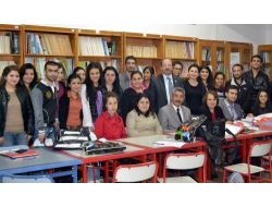 Yurtlarda Kalan Üniversiteliler Kitap Okumak İçin Yarıştı