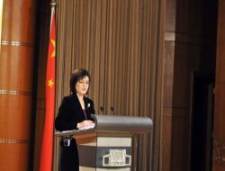 Çin: İran'a Yeni Yaptırım Doğru Çözüm Değil