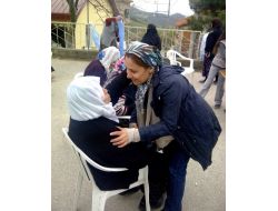 Chp Pm Üyesi Vekil Eşarp Taktı, Kutlu Doğum Programına Katıldı