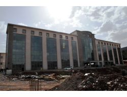 Vali Güner, Yeni Hastane Binasında İncelemelerde Bulundu