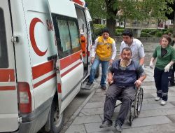 Sapanca'da Trafik Kazası: 2 Yaralı