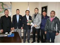 Başbakan Erdoğan’ın 2071 Hedefine Partili Gençlerden 2071 Gül