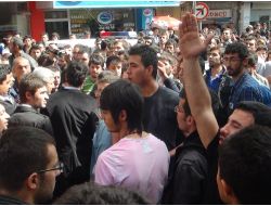 Aksaray'da Üst Geçit İsteyen Öğrenciler Belediyeye Yürüdü Polis Müdahale Etti