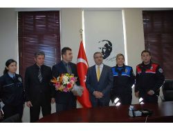 İskenderun Polisi Yıldönümünü Pasta Keserek Kutladı